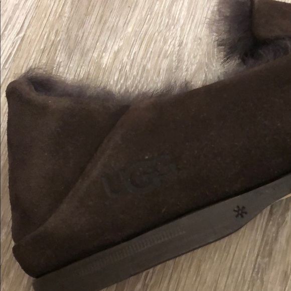 UGG Chateau genuine shearling lined slipppers - Picture 10 of 14